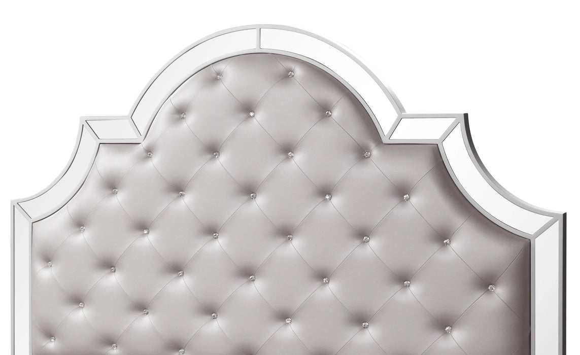 Grand Gloria Contemporary Style Queen Bed in White finish Wood